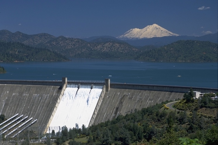 Shasta dam, Shasta Lake, Mt Shasta