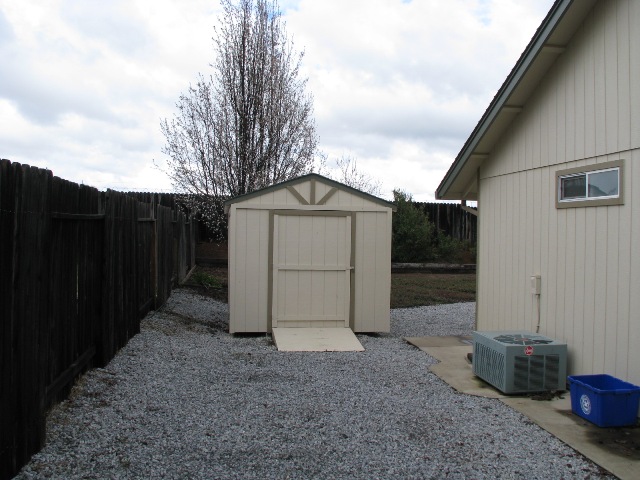 1915 Airstrip Rd, Redding CA